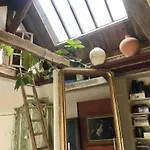 Atelier D Artiste En Plein Coeur Du Marais