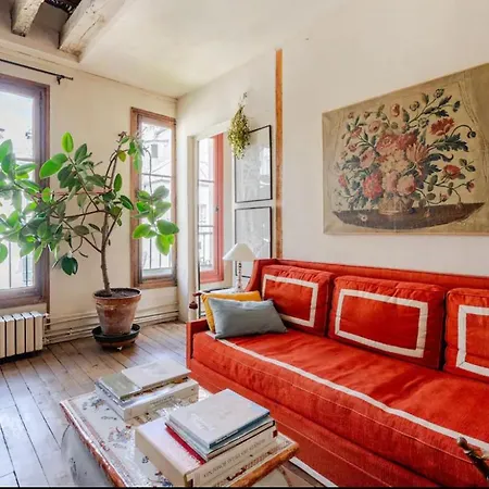 Atelier D Artiste En Plein Coeur Du Marais Apartment