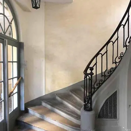 Apartment Atelier D Artiste En Plein Coeur Du Marais Paris